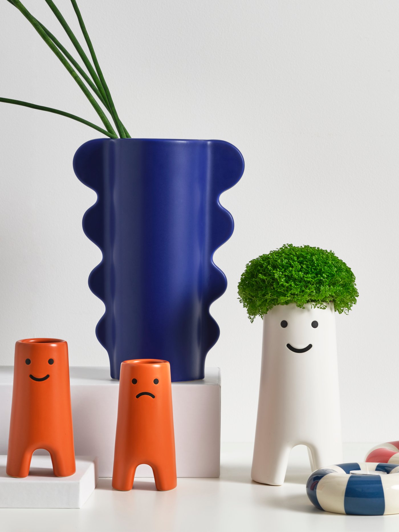 A white FRÖVÄXT vase