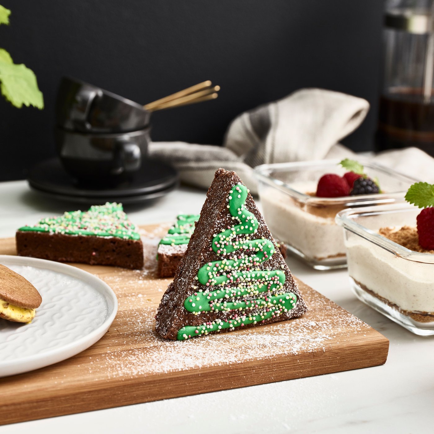 Last-Minute-Bäckerei für Gäste? Vergiss es. Dieses Jahr bist du vorbereitet mit fertigen, tiefgefrorenen Desserts, die du einfach hervorholst, wenn du sie brauchst.