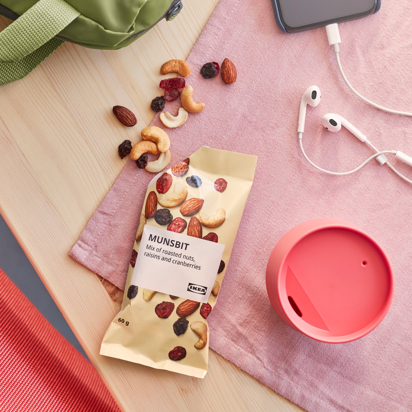 A cranberries and raisins unsalted MUNSBIT mix of roasted nuts