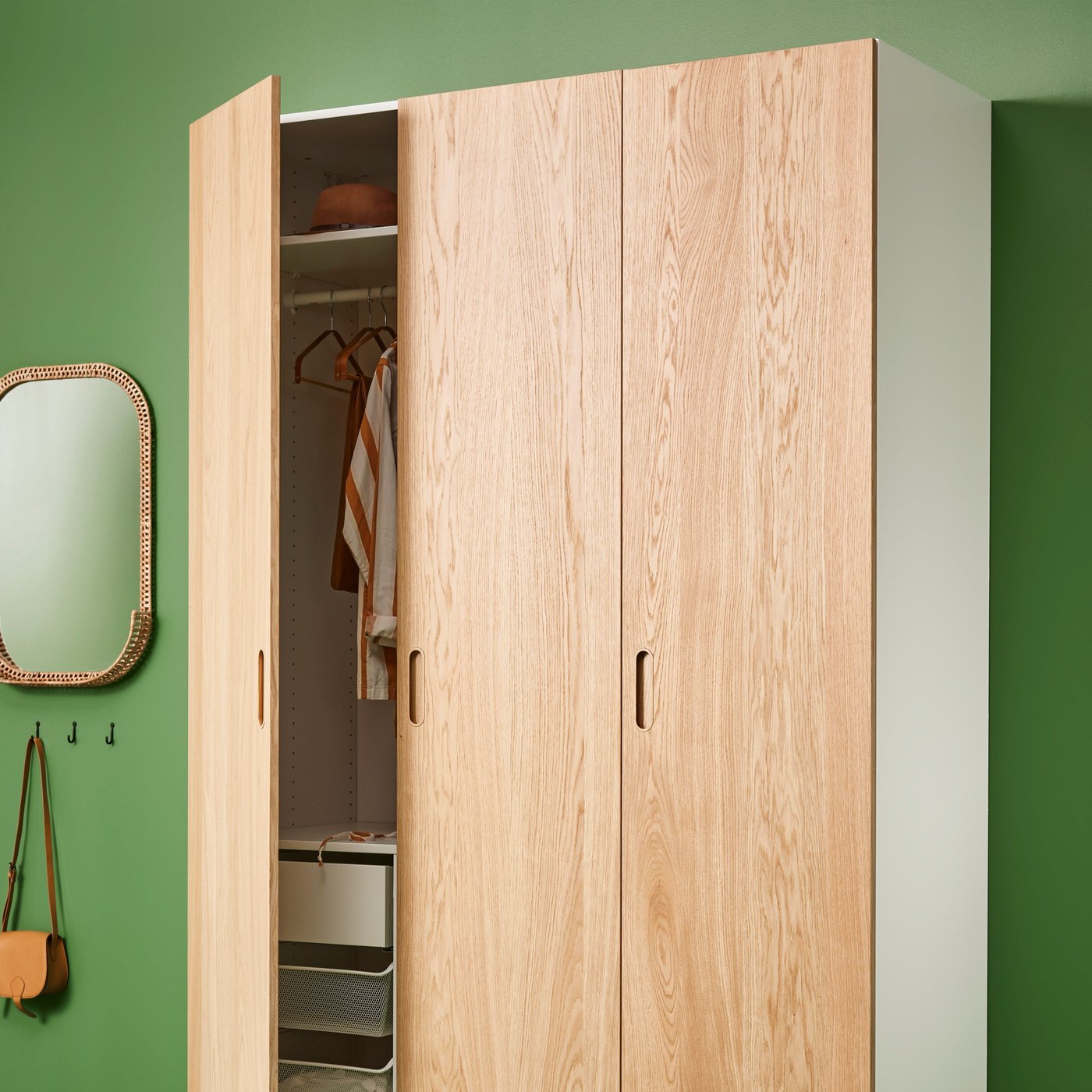 A bamboo HÖSVANS hanger