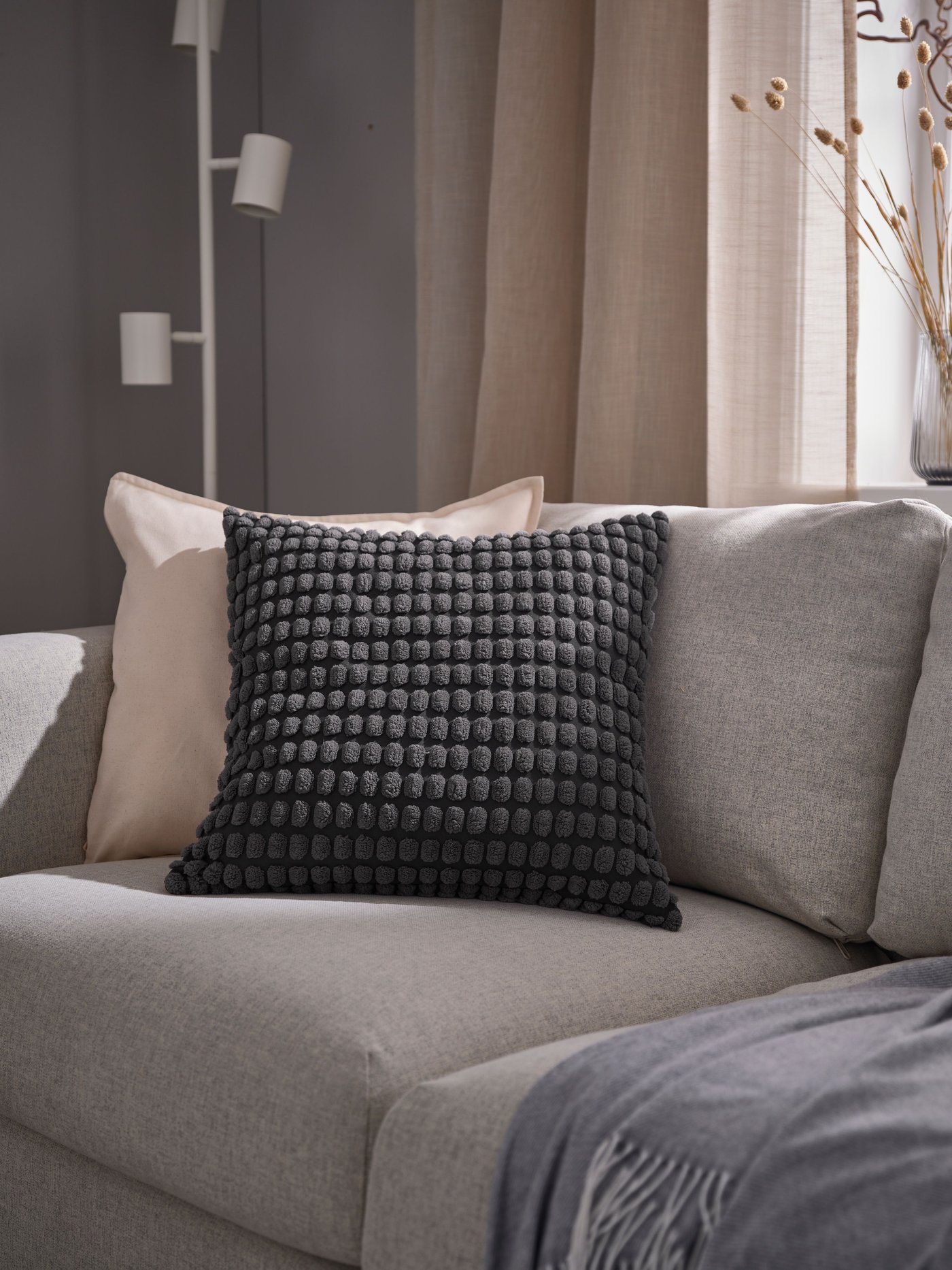 A light beige/with heading tape HÄLLEBRÄCKA sheer curtains, 1 pair in the living room