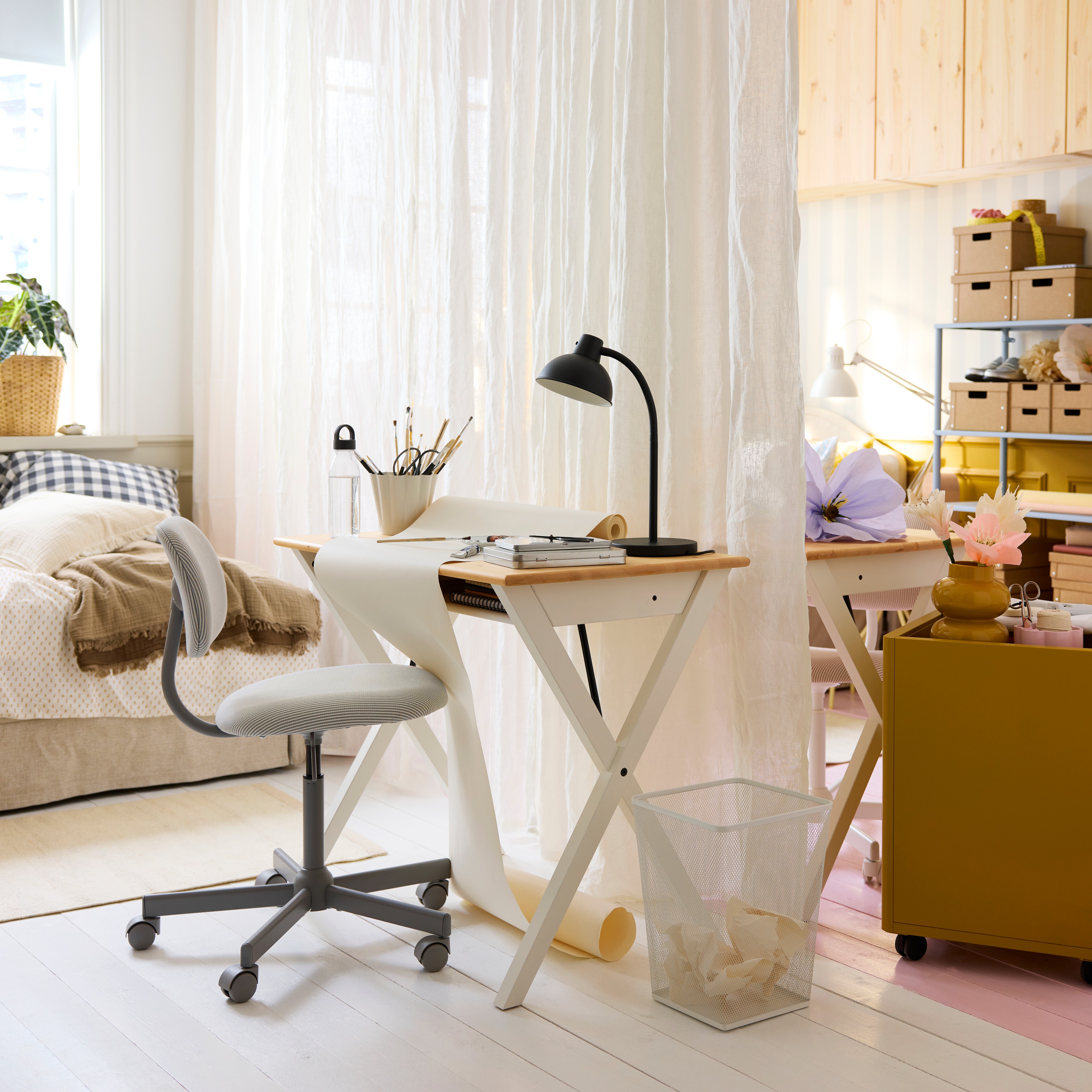 Tables & desks for office