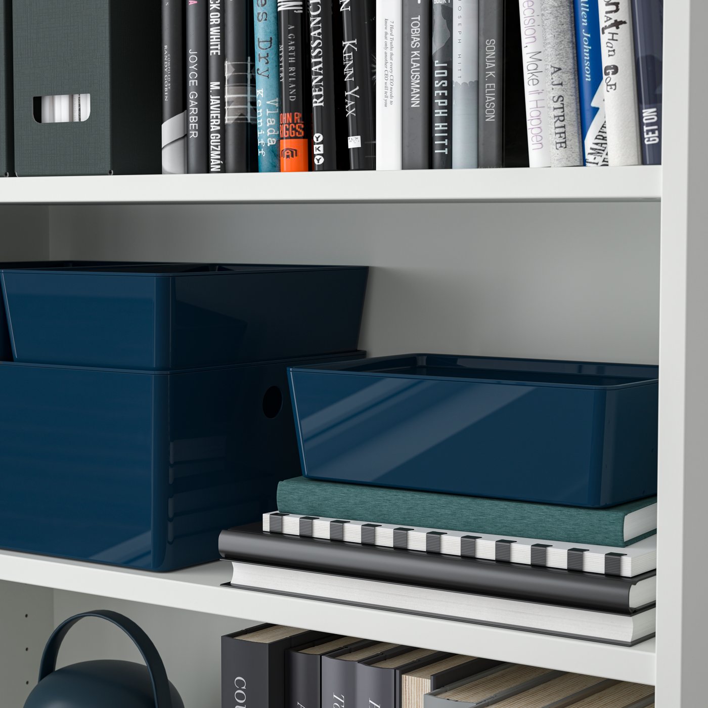 A black-blue KUGGIS box with lid