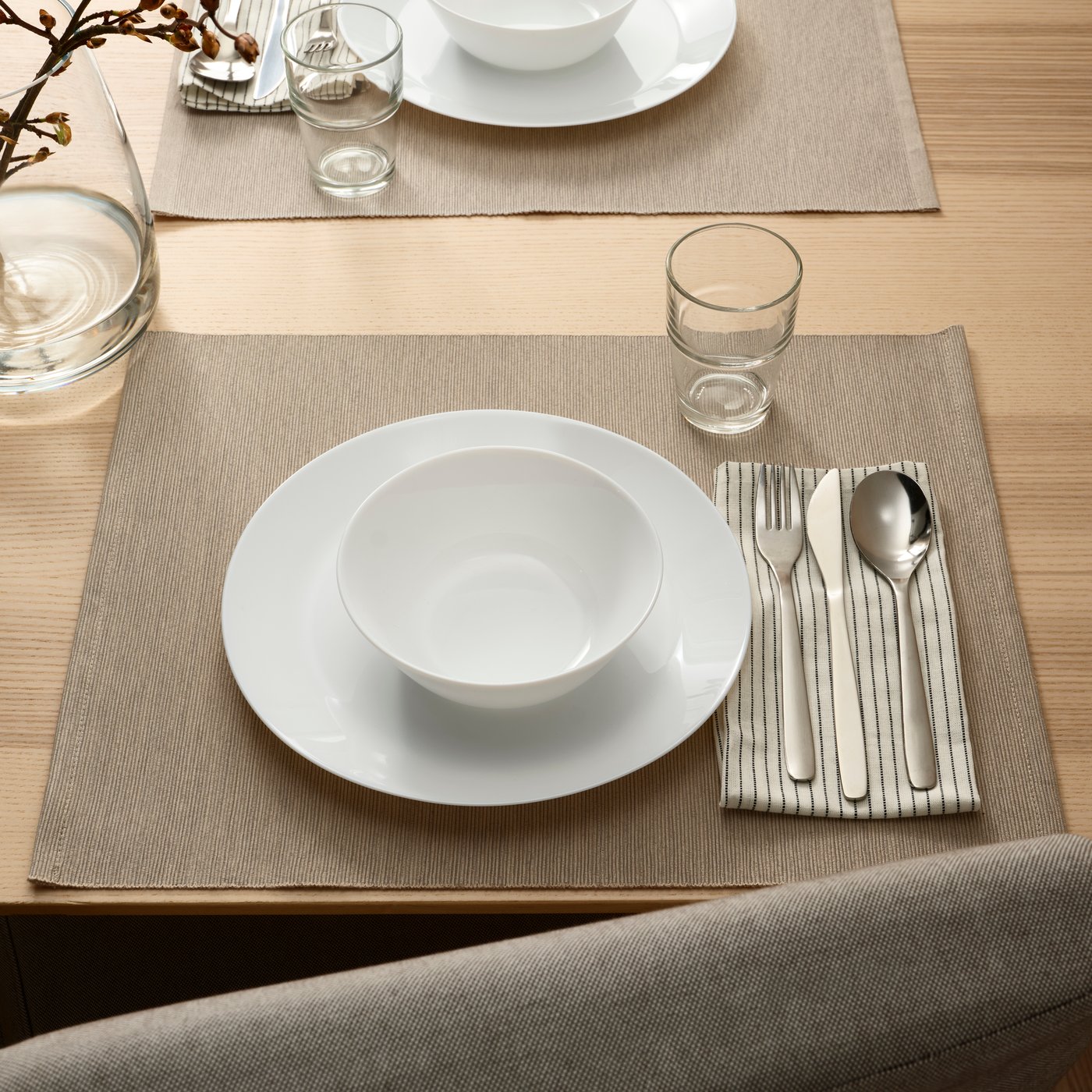 A white OFTAST bowl in the dining room