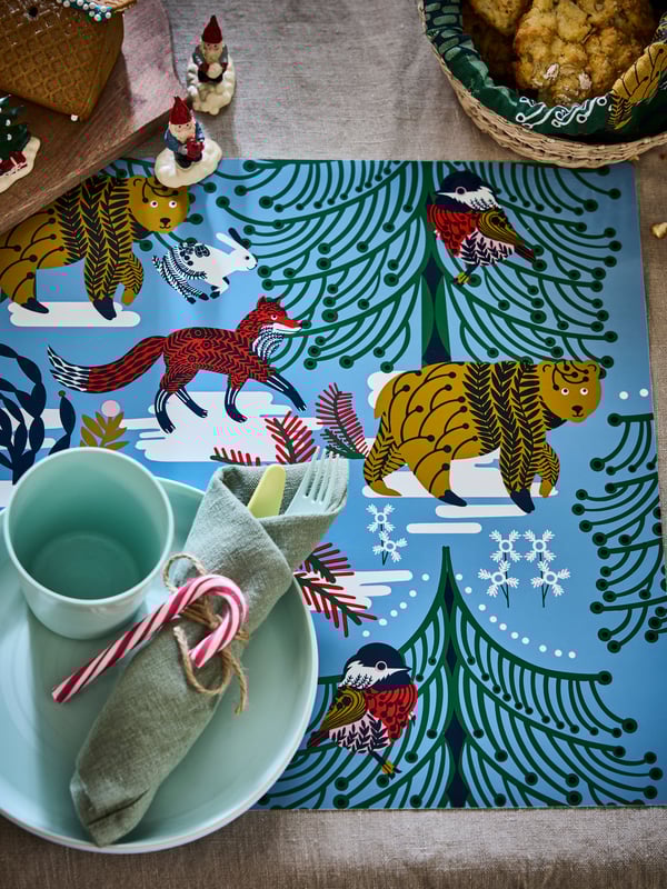 An animal pattern blue VINTERFINT place mat