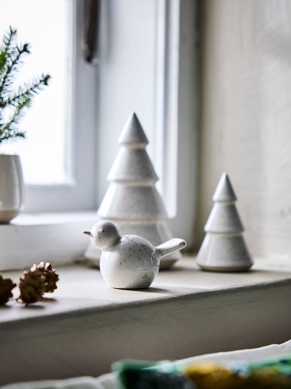 A Christmas tree/bird white VINTERFINT decoration