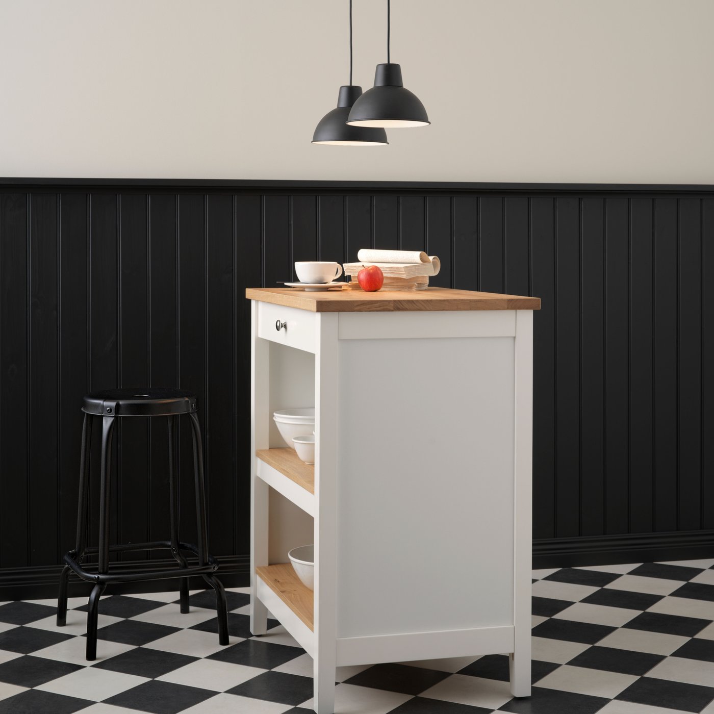 An off-white/oak TORNVIKEN kitchen island in the kitchen