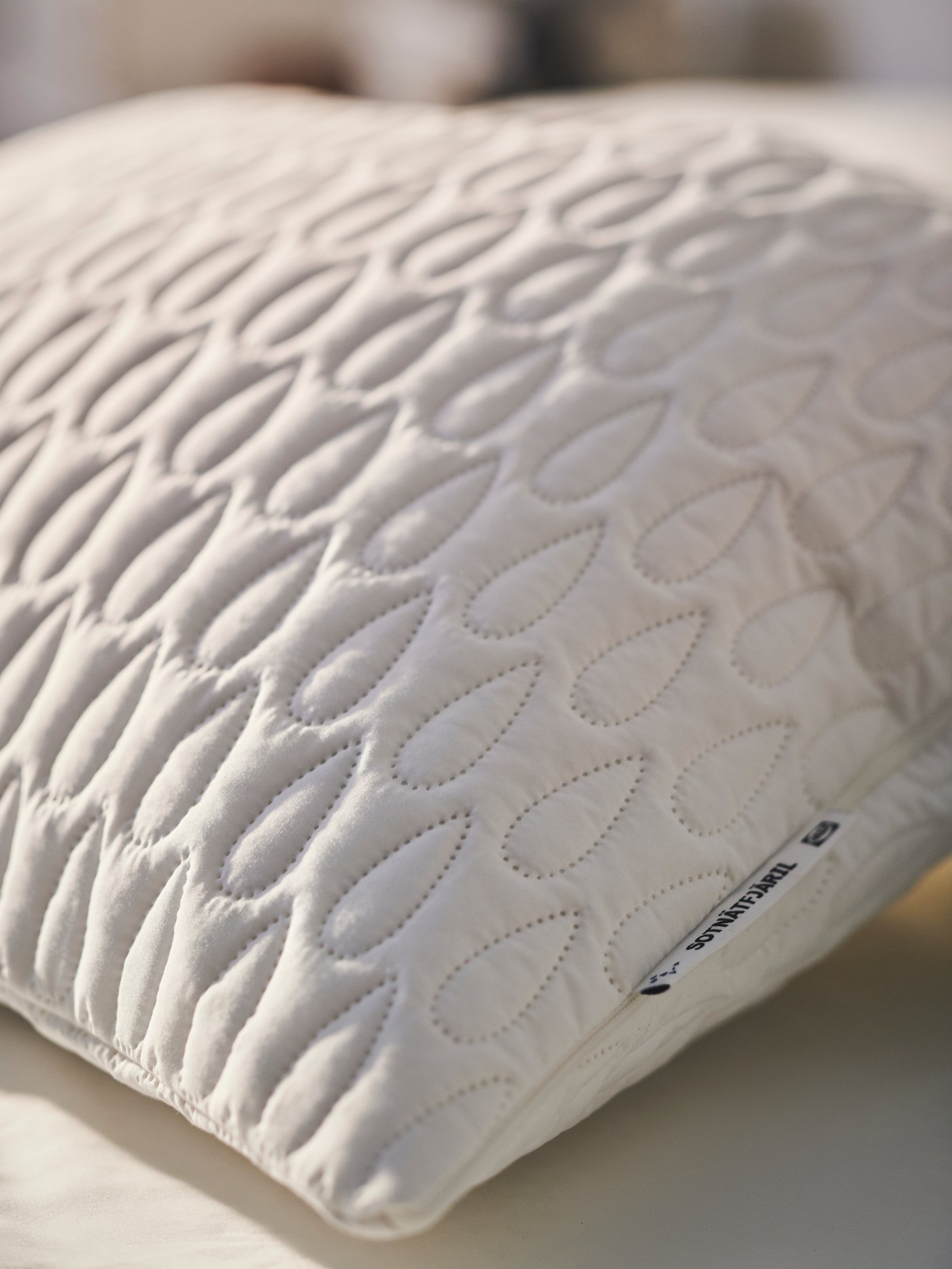 A SOTNÄTFJÄRIL pillow protector