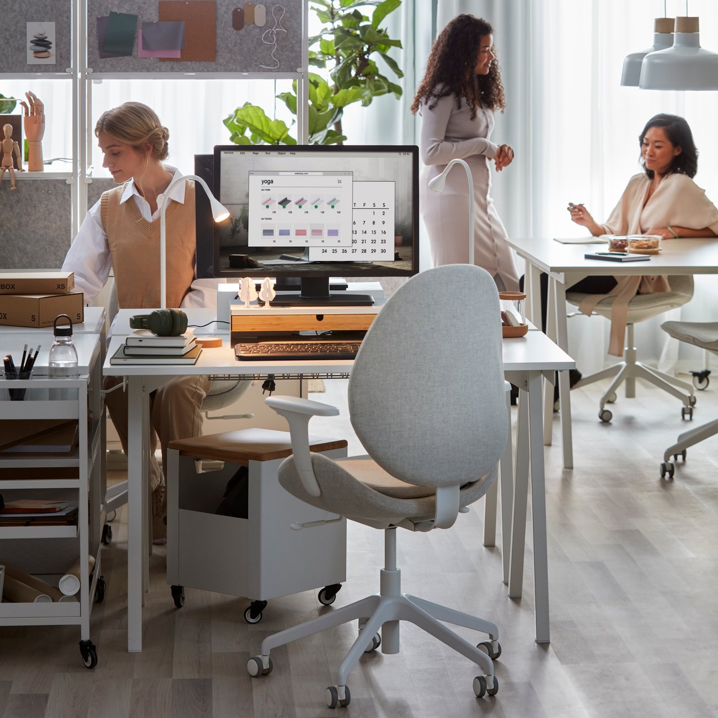 A white TROTTEN desk