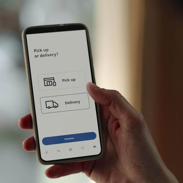 Un telefono con una orden online