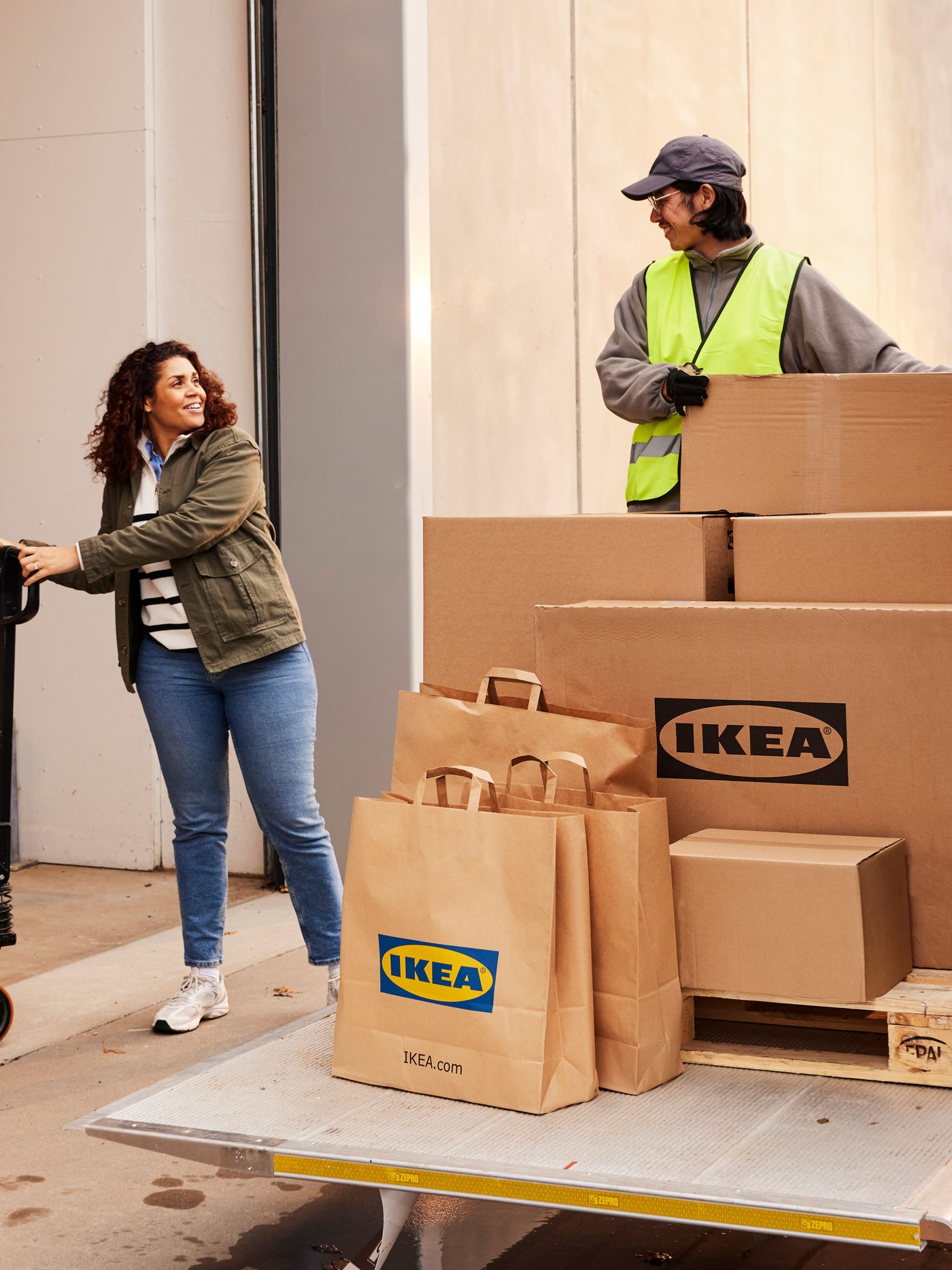 IBN customer receiving delivery