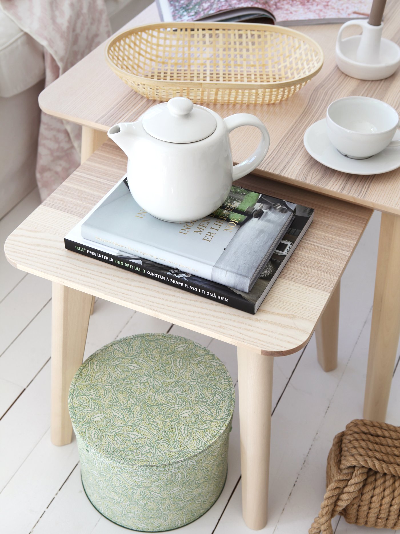 Sæt med to LISABORD sofaborde.