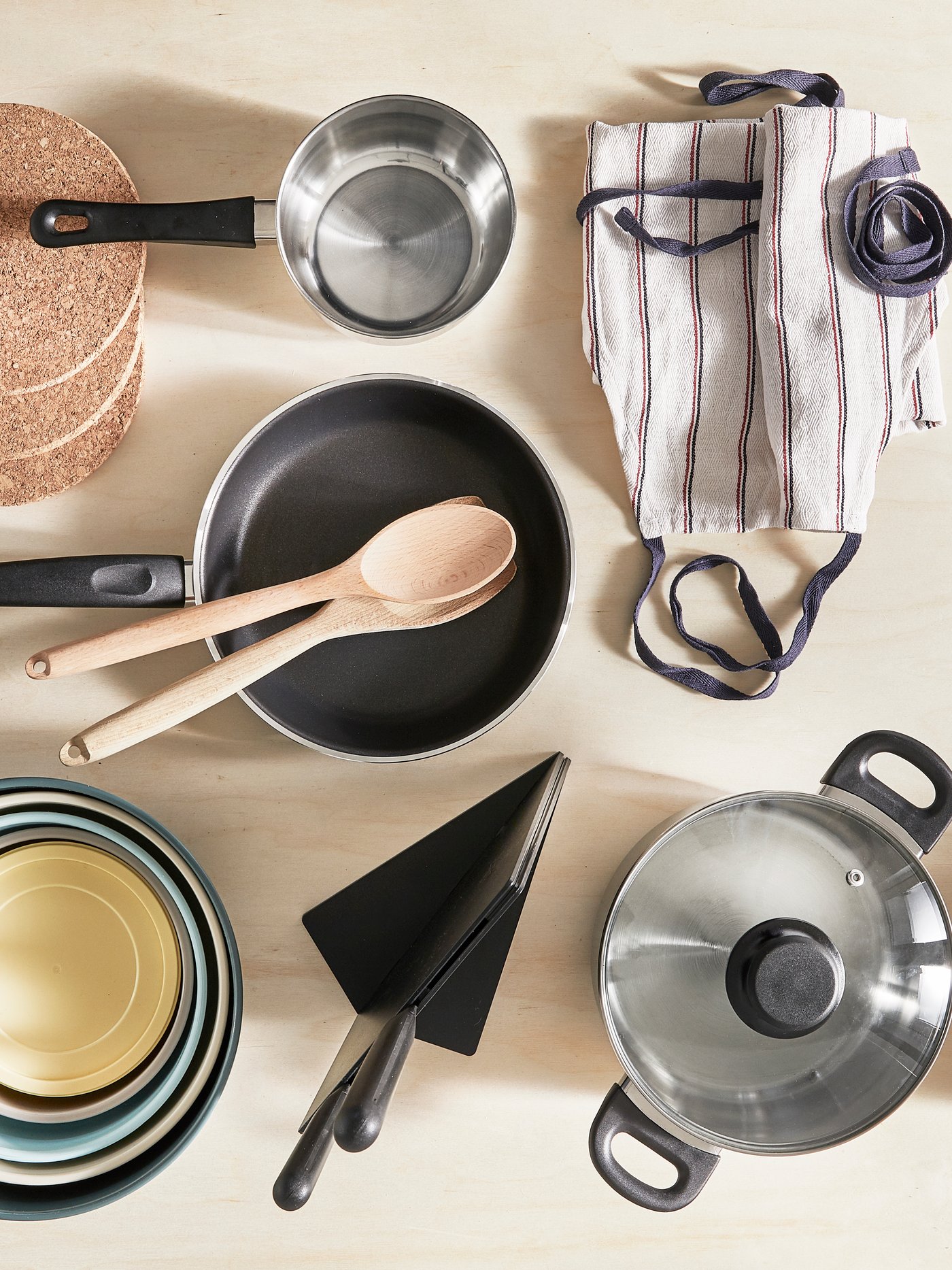 A glass/stainless steel ANNONS 5-piece cookware set