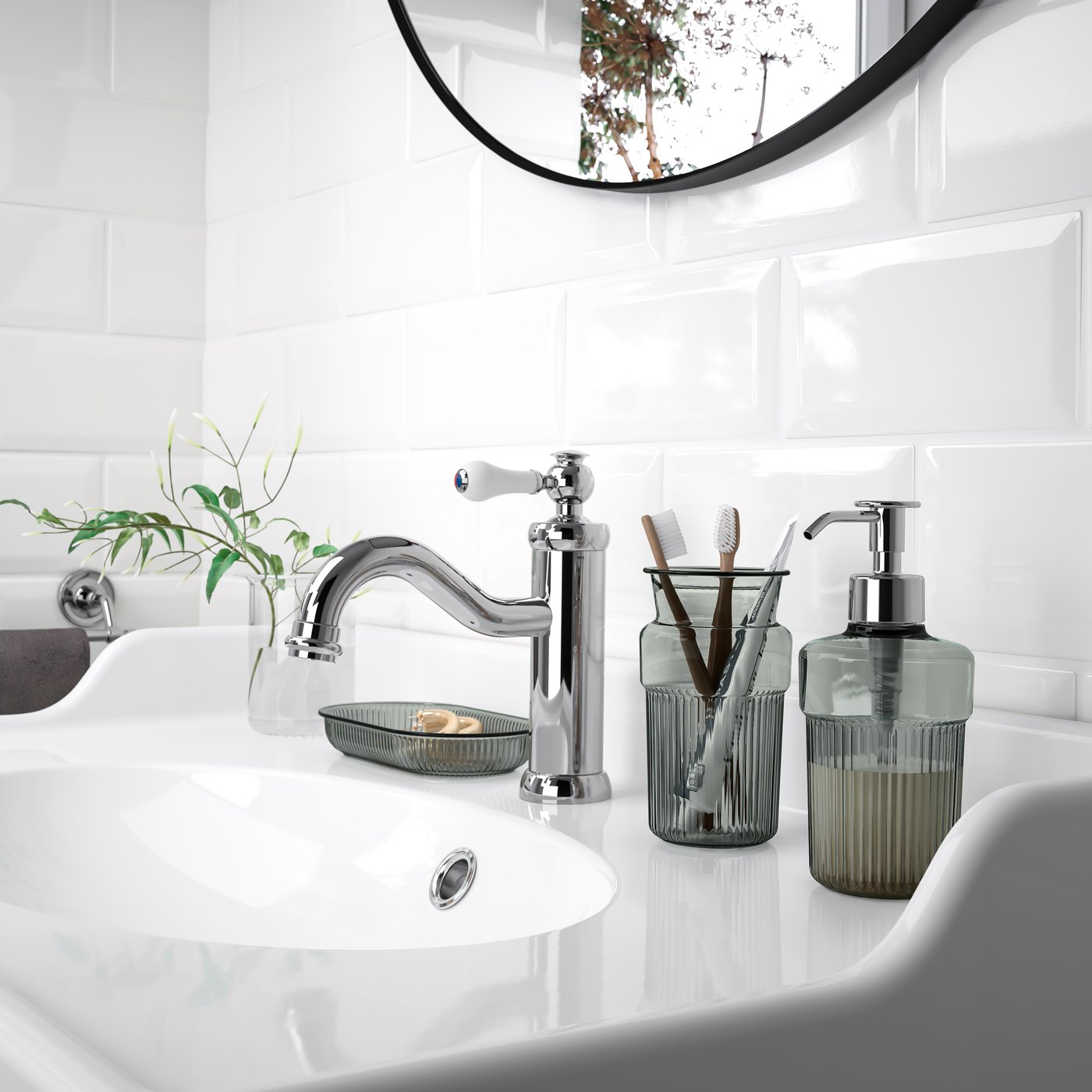 A grey BROFJÄRDEN 3-piece bathroom set