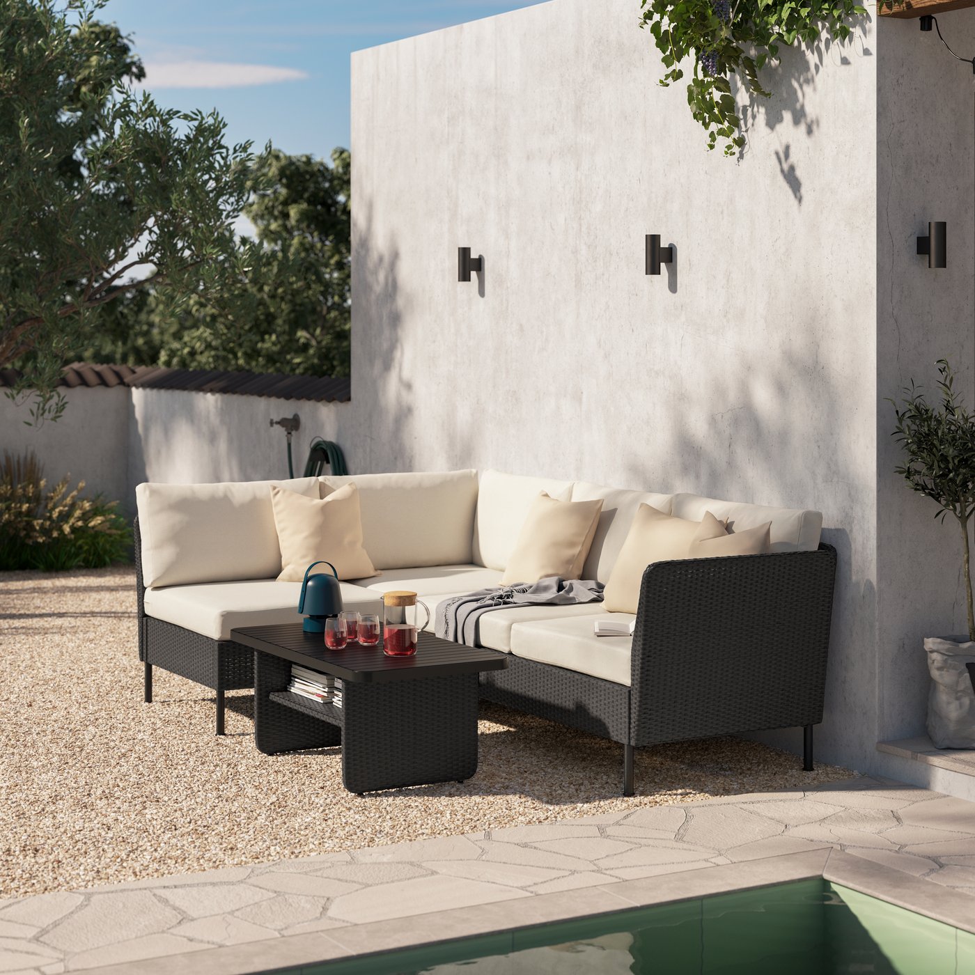 An outdoor plastic rattan dark grey/Frösön/Duvholmen beige VITTSKÄR 3-seat modular corner sofa outside