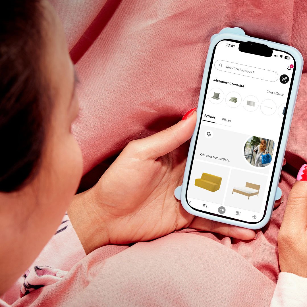 Femme sur son telephone