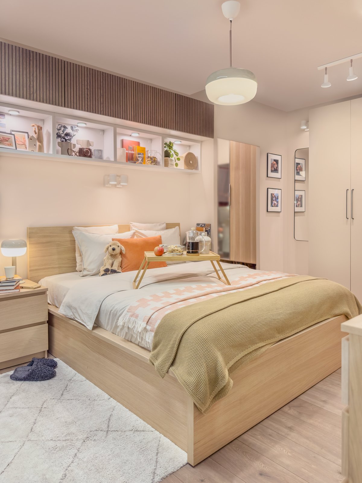 A modern bedroom with a timeless design for less than ₱55,000 is within your reach. MALM creates a coordinated space that blends modern simplicity and lasting appeal.