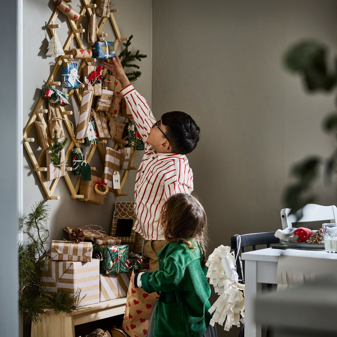 A white HAUGA table in the dining room
