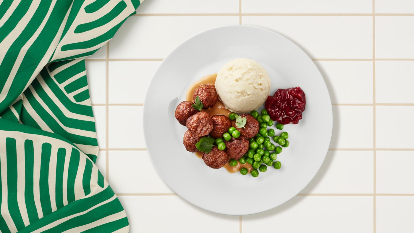 Meatballs mash peas/cream sauce lingnberry jam 8pc