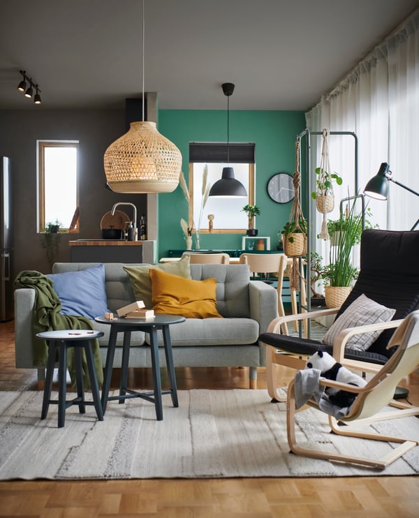 A black SKURUP ceiling track, 3-spots in the living room