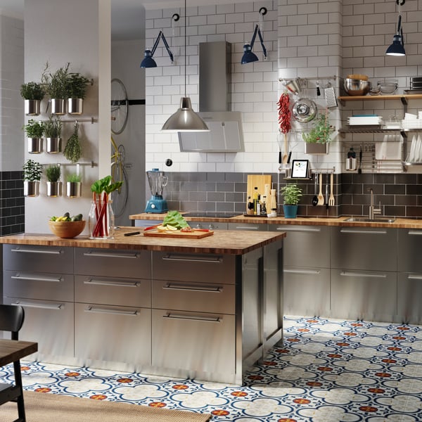 A bamboo BLANDA MATT serving bowl in the kitchen