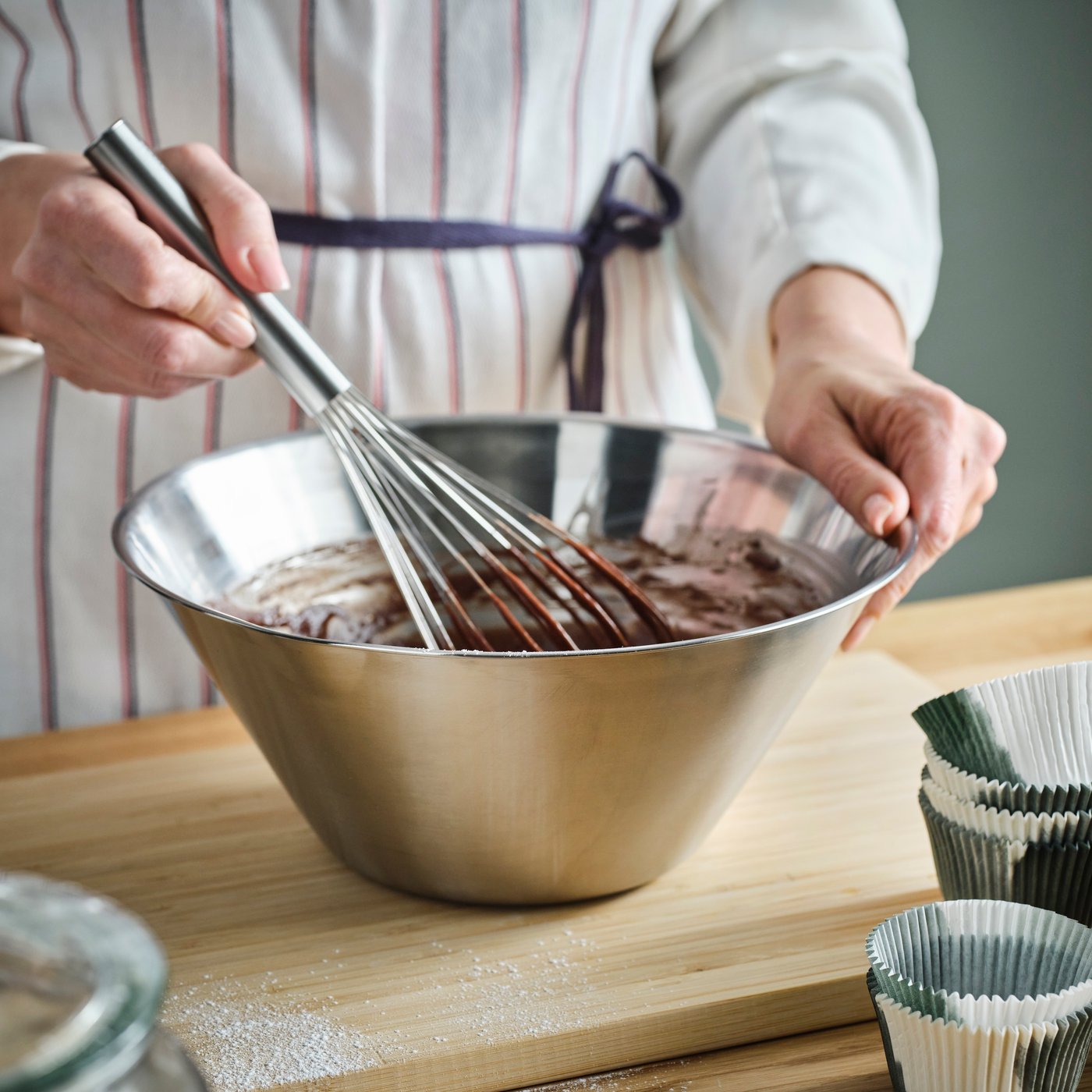A stainless steel VARDAGEN mixing bowl