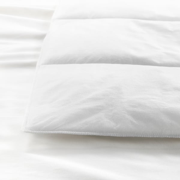 A SILVERTOPP duvet, light warm