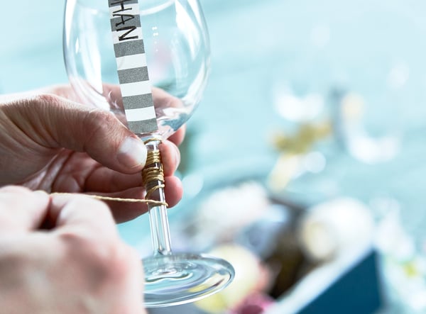Detalls de bodes amb copes personalitzades