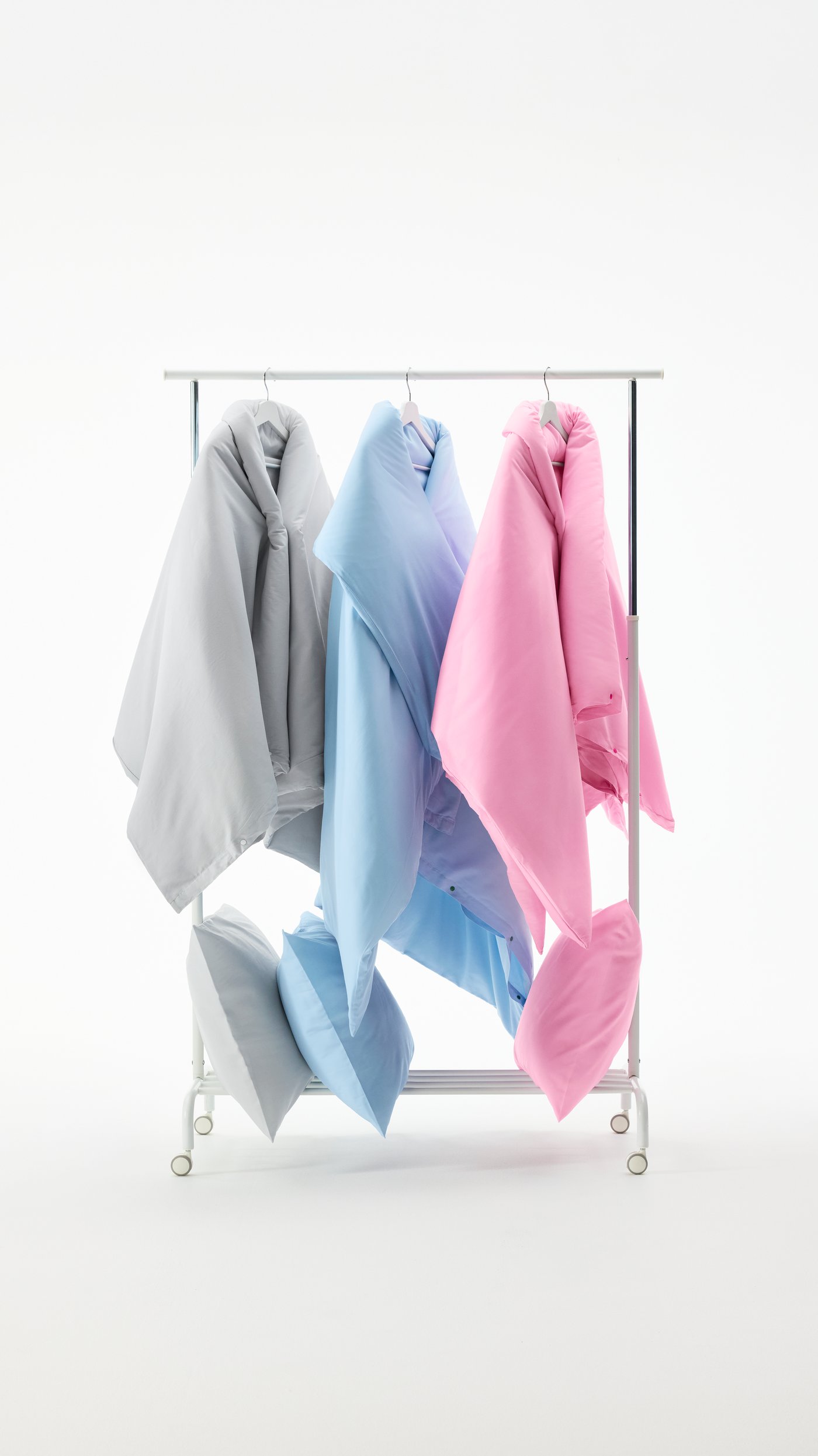 A grey PILTANDVINGE duvet cover and pillowcase