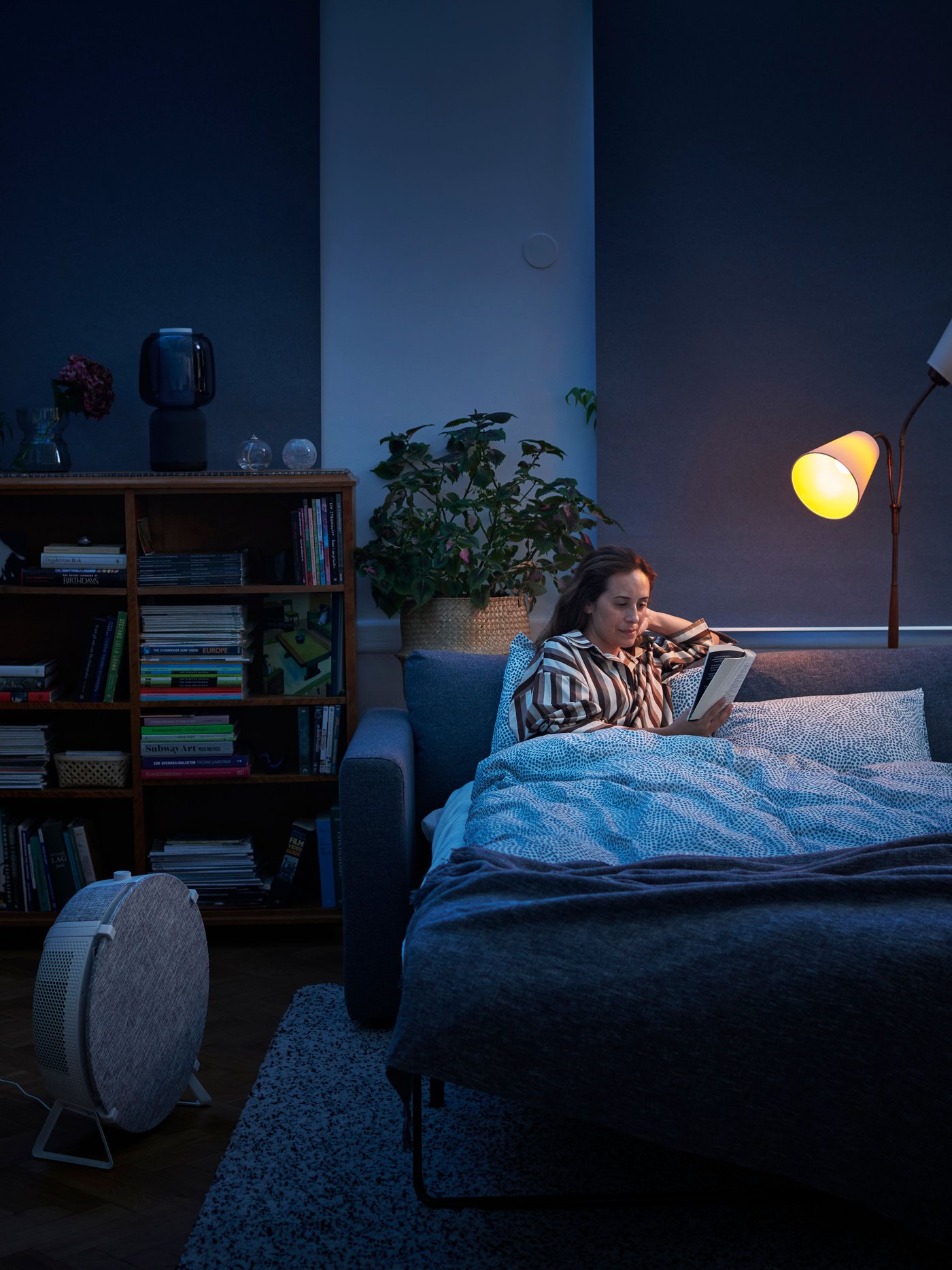 A white VINDUM rug, high pile