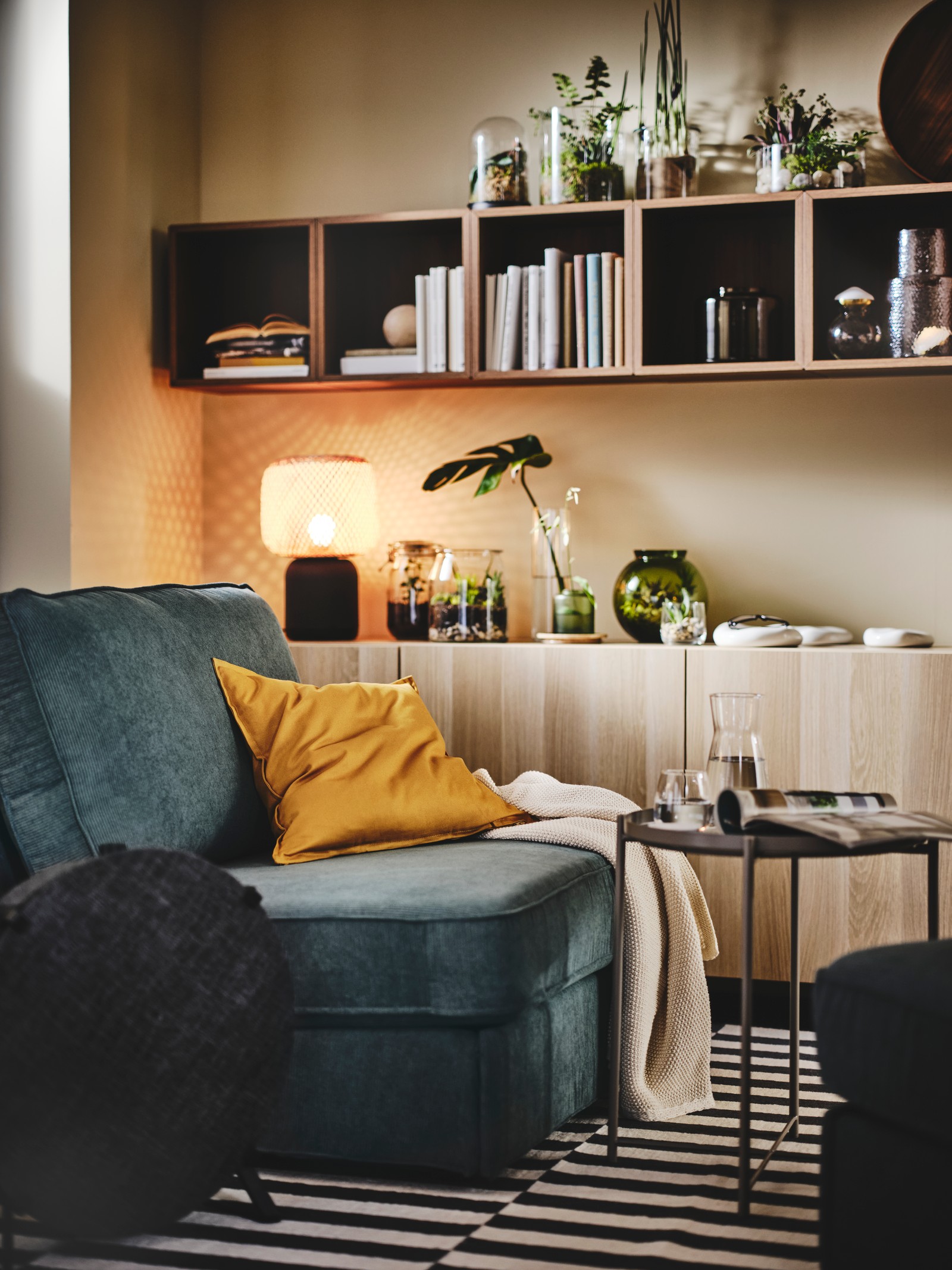 A sophisticated and functional small living space - IKEA
