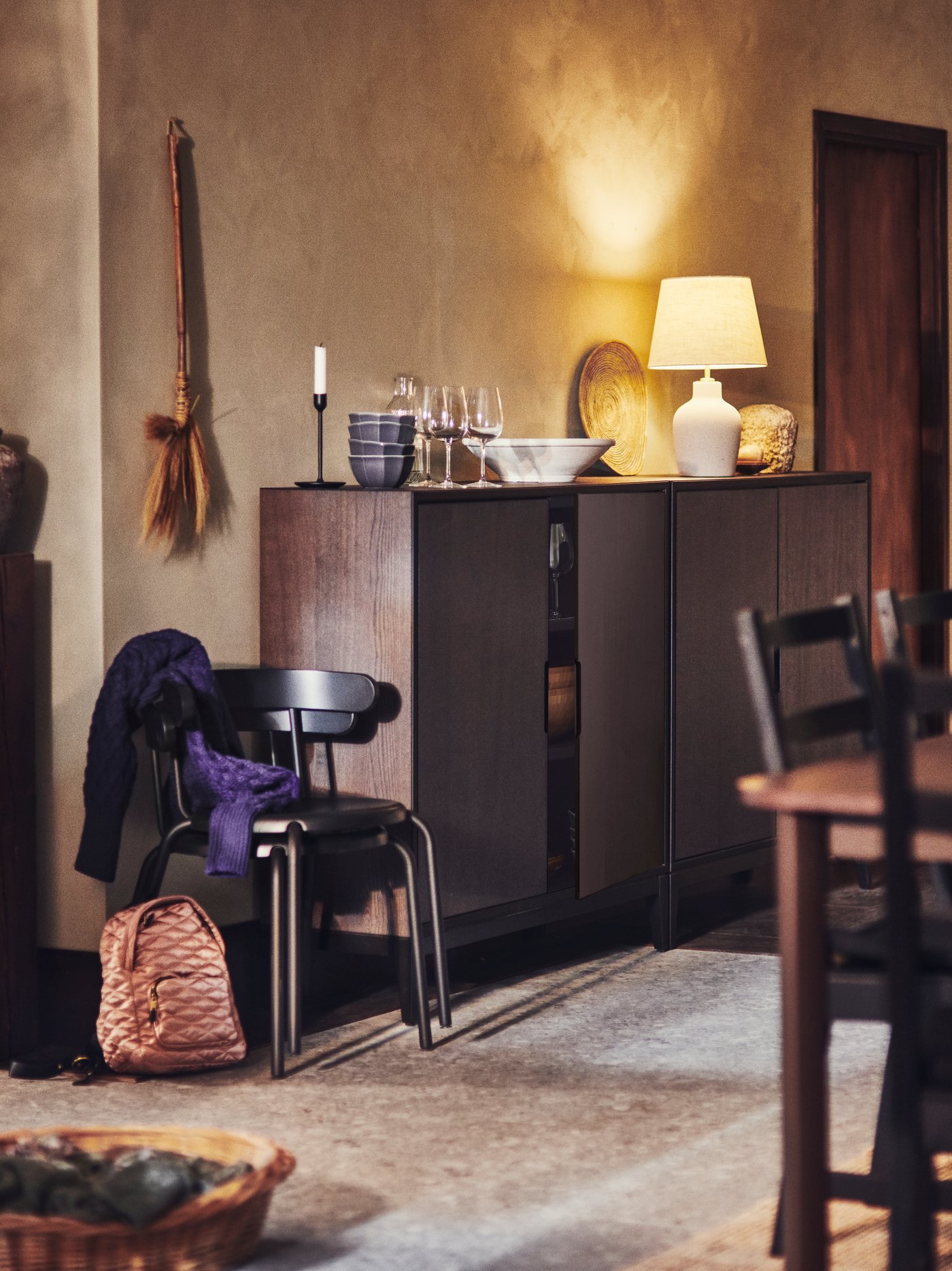 An off-white ceramic/beige BLIDVÄDER table lamp