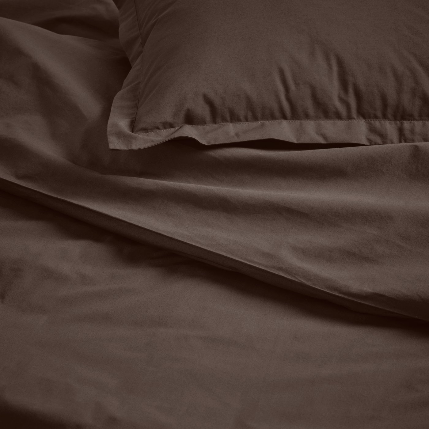 A brown HAMPFLOCKEL duvet cover and pillowcase