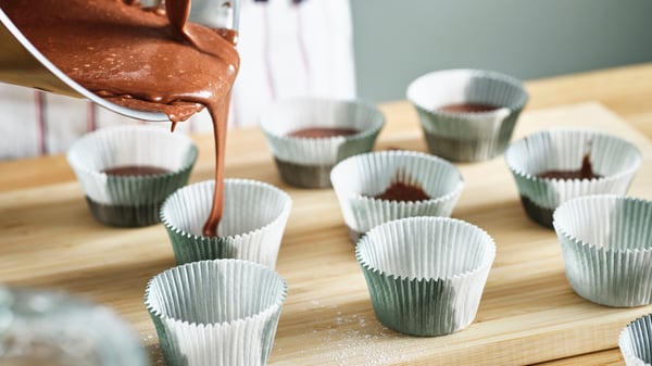A grey/white KRUSTISTEL baking cup