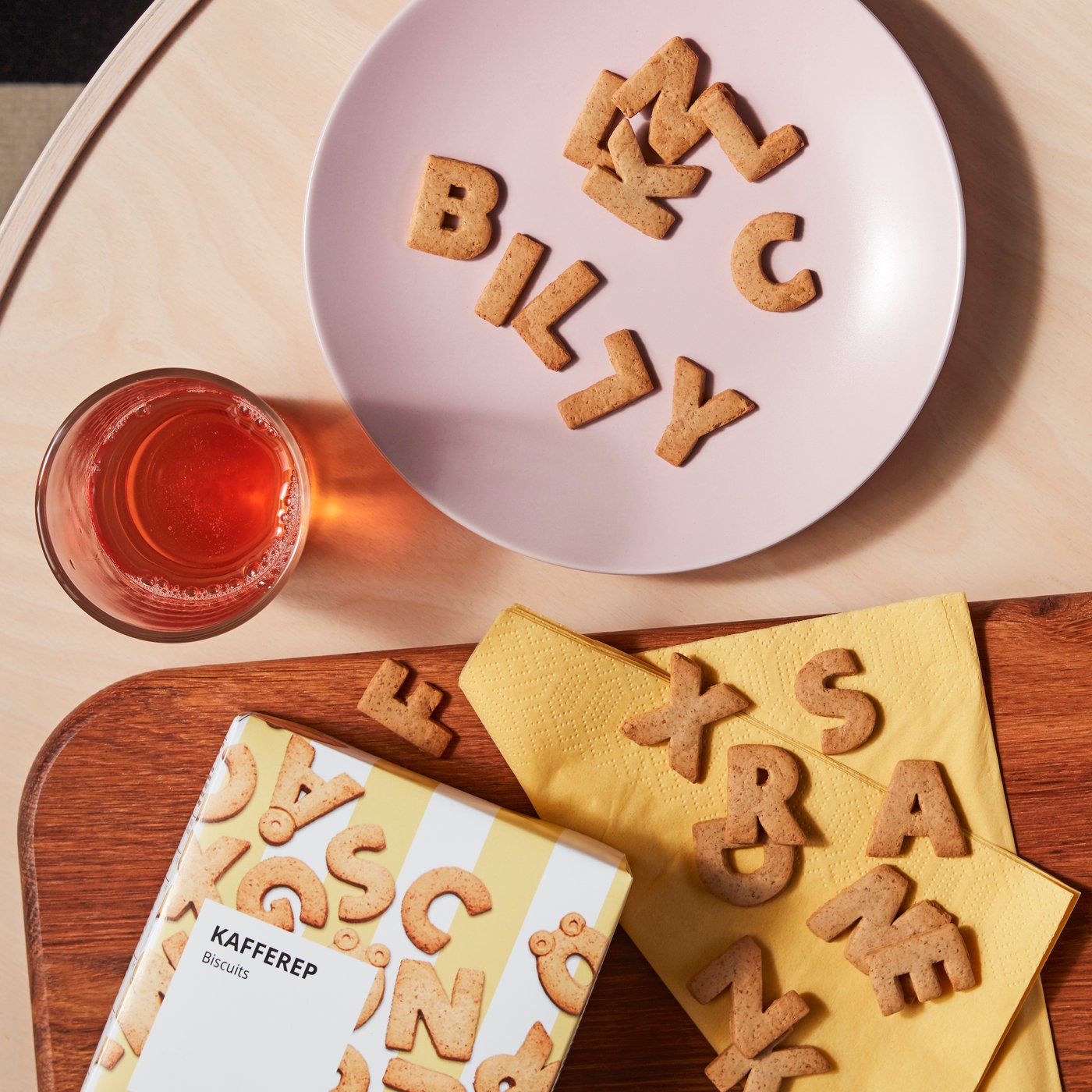 A letter-shaped KAFFEREP biscuits