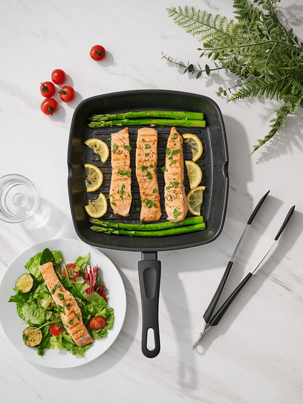 A non-stick coating black HEMLAGAD grill pan