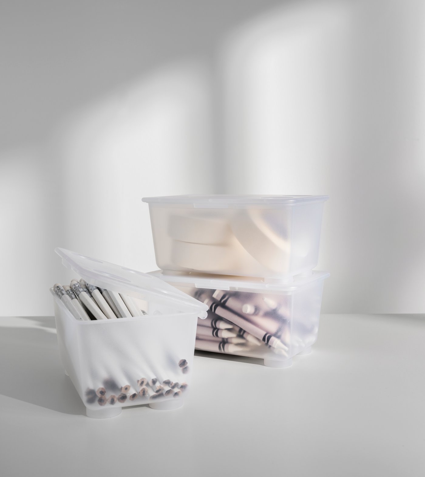 A transparent GLIS box with lid