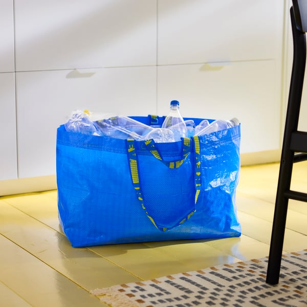 A FRAKTA bag