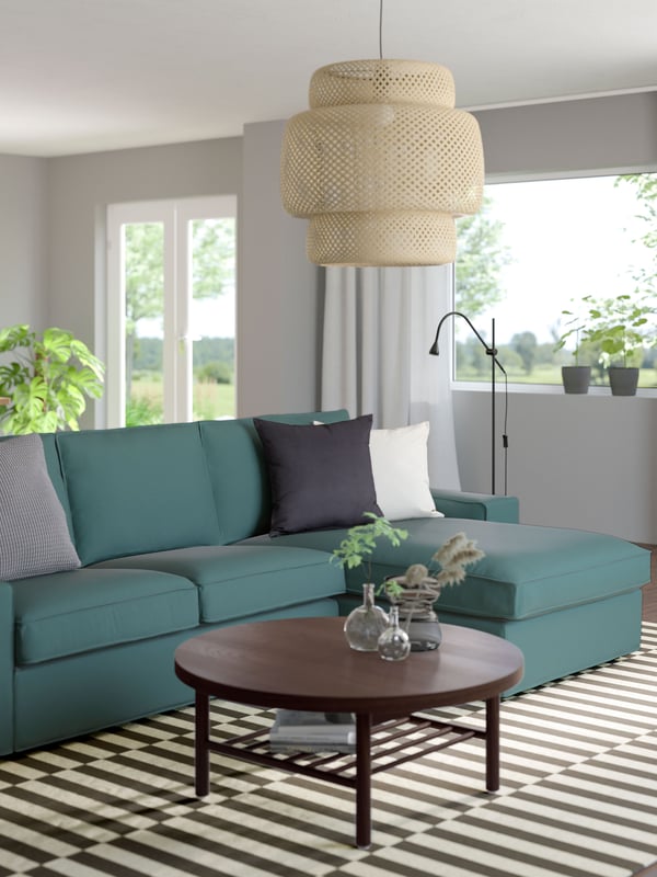 Een Kelinge grijs-turquoise KIVIK 3-zitsbank met chaise longue