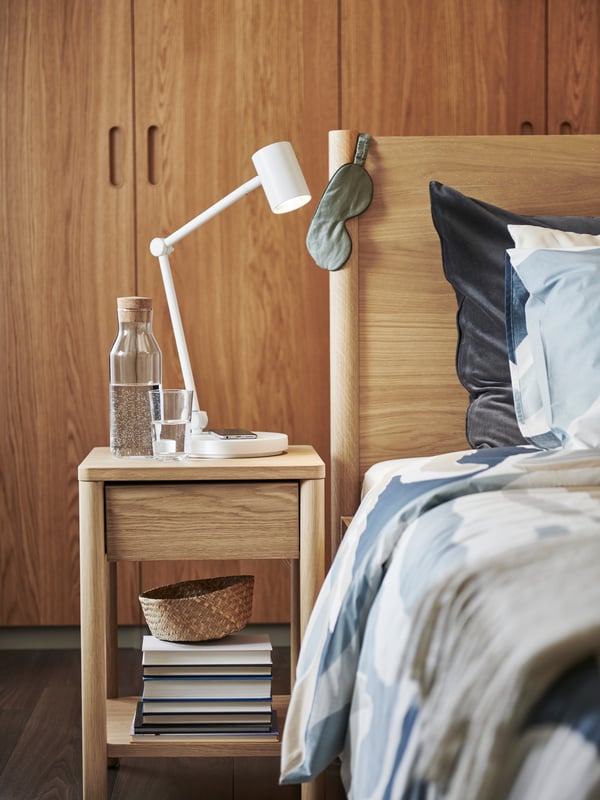 Table lamp