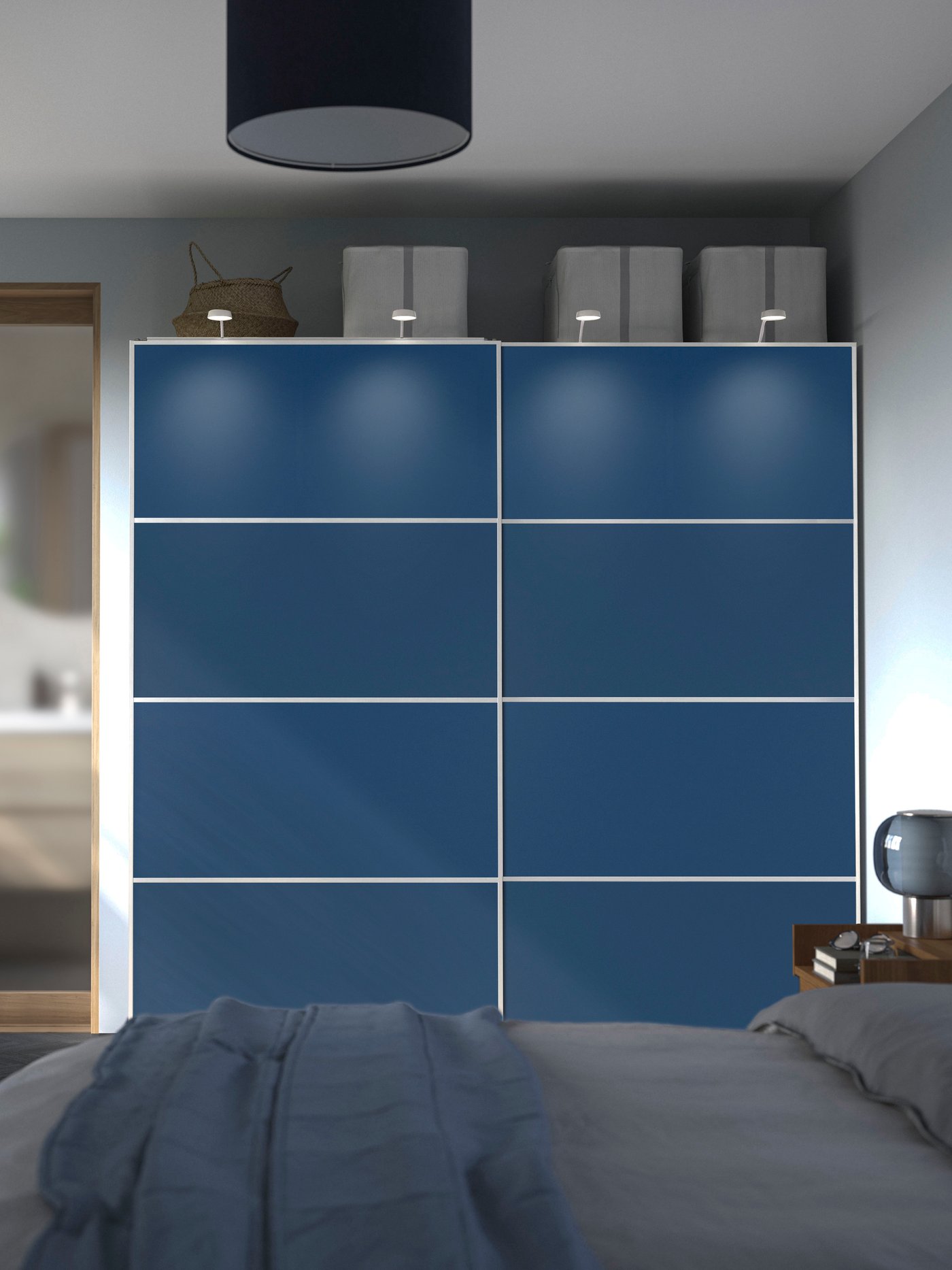 Une armoire PAX bleue au style moderne