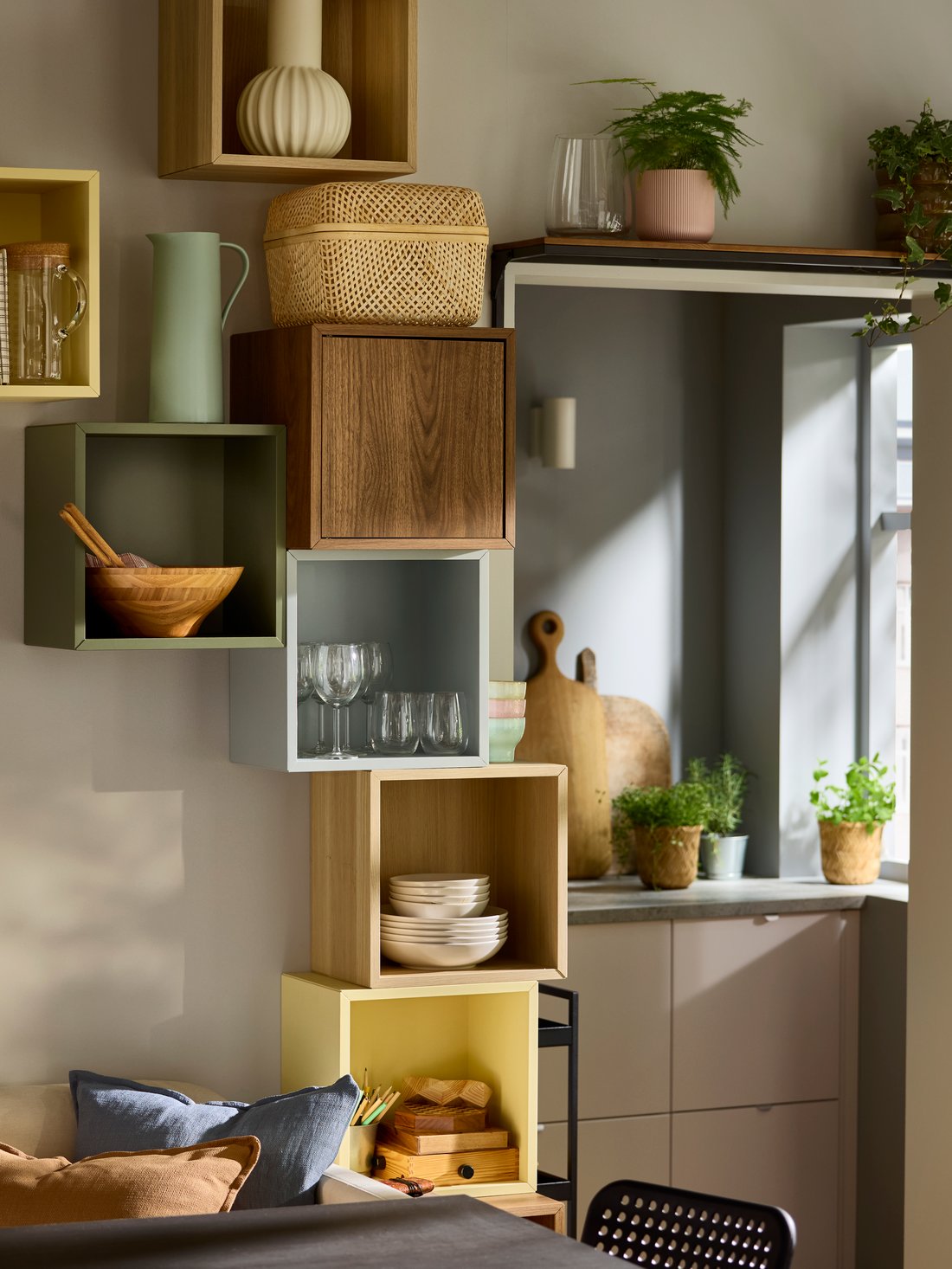 Living room wall décor ideas and tips for your home - IKEA UK