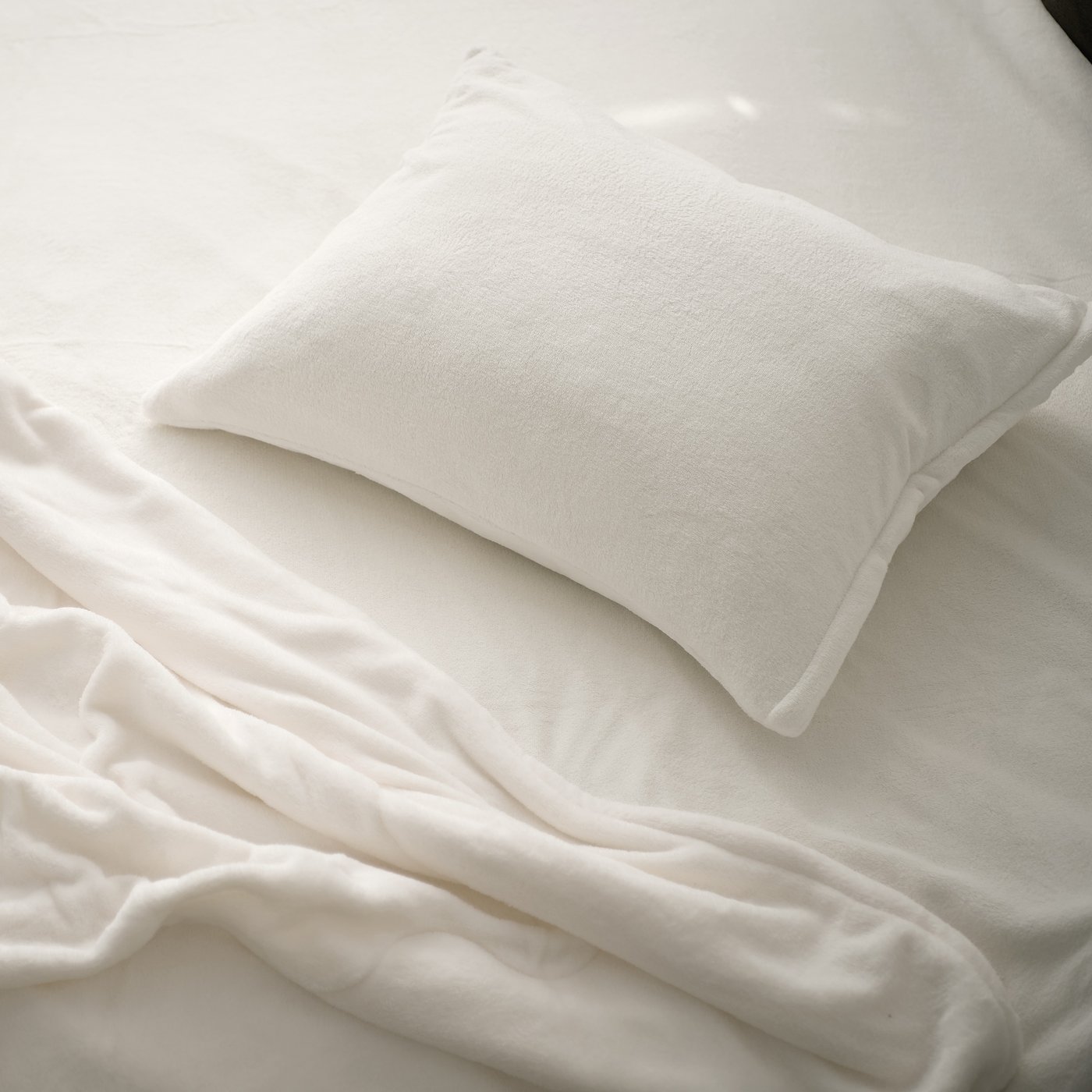 冬をあたたかく過ごせる、対象のKRANSSALVIA/クランサルヴィア シリーズが15%off