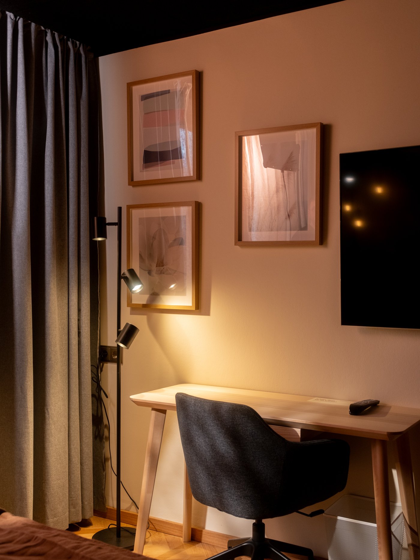 A grey/with heading tape ROSENMANDEL block-out curtains, 1 pair