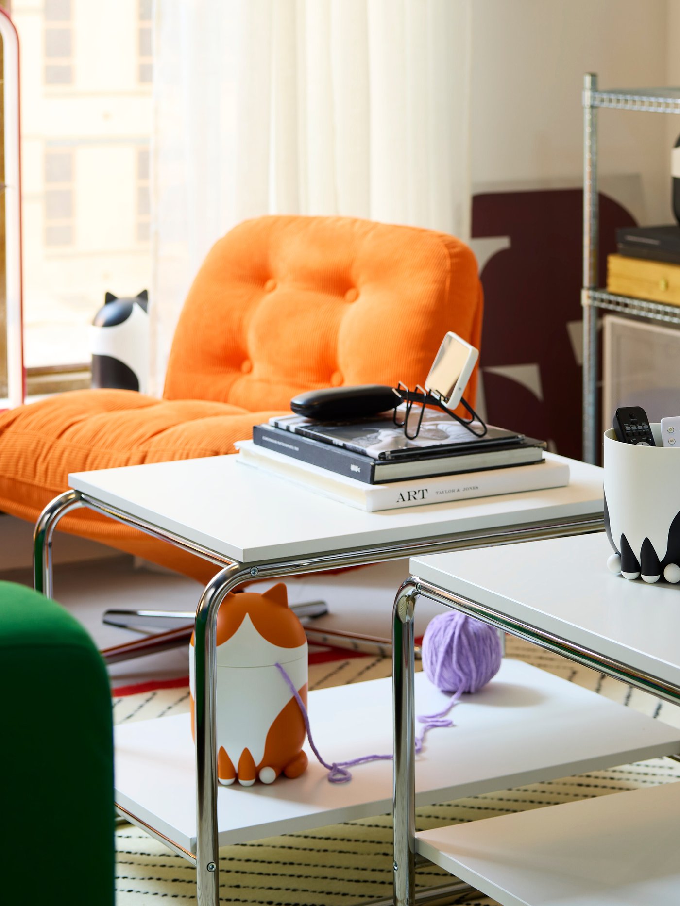 Ein weißer Beistelltisch BAGGBODA