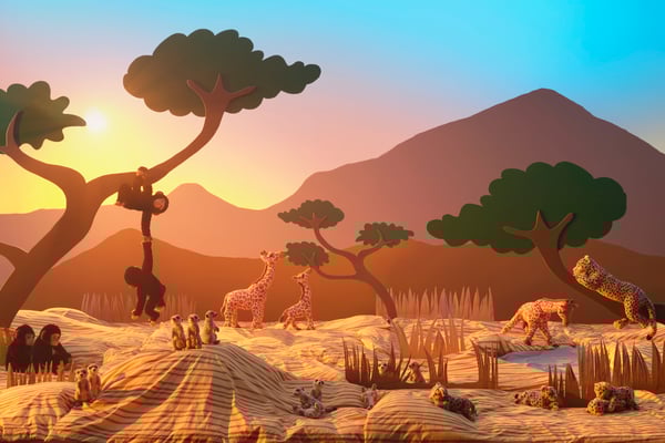 Une girafe/une peluche SANDLÖPARE marron à l'extérieur