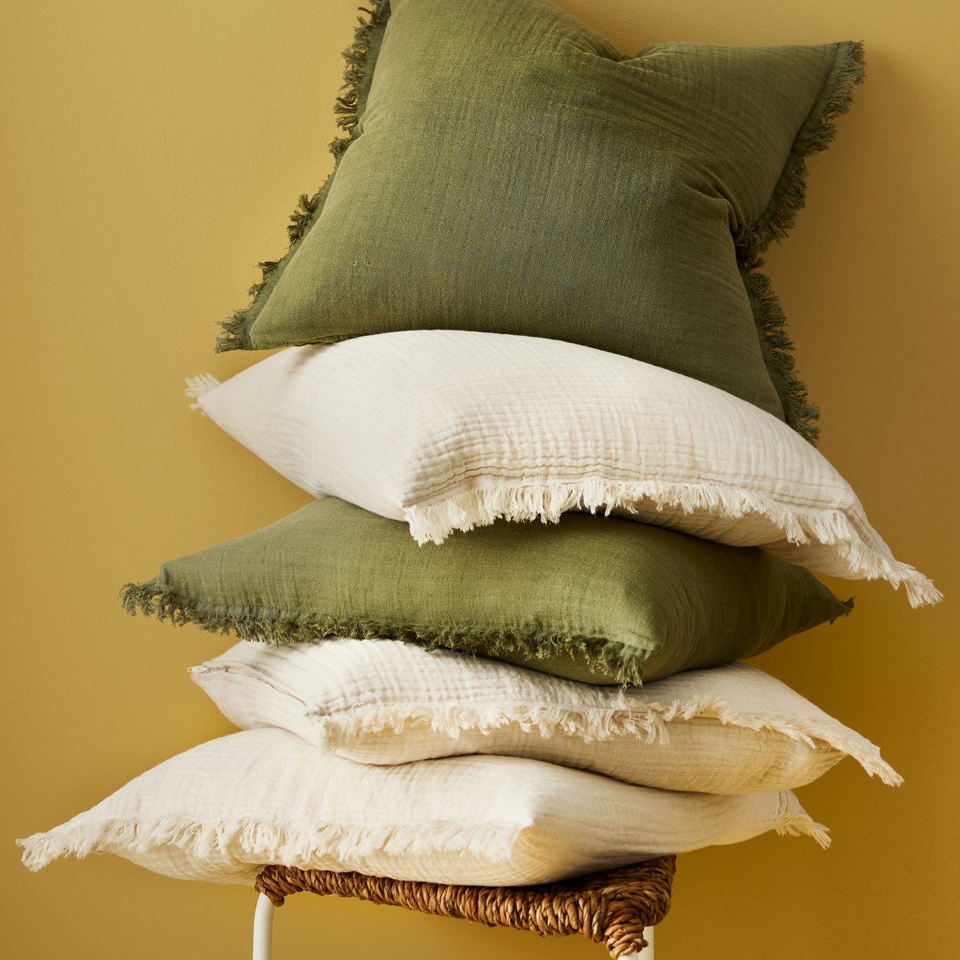 A natural/white JUTEBODA stool