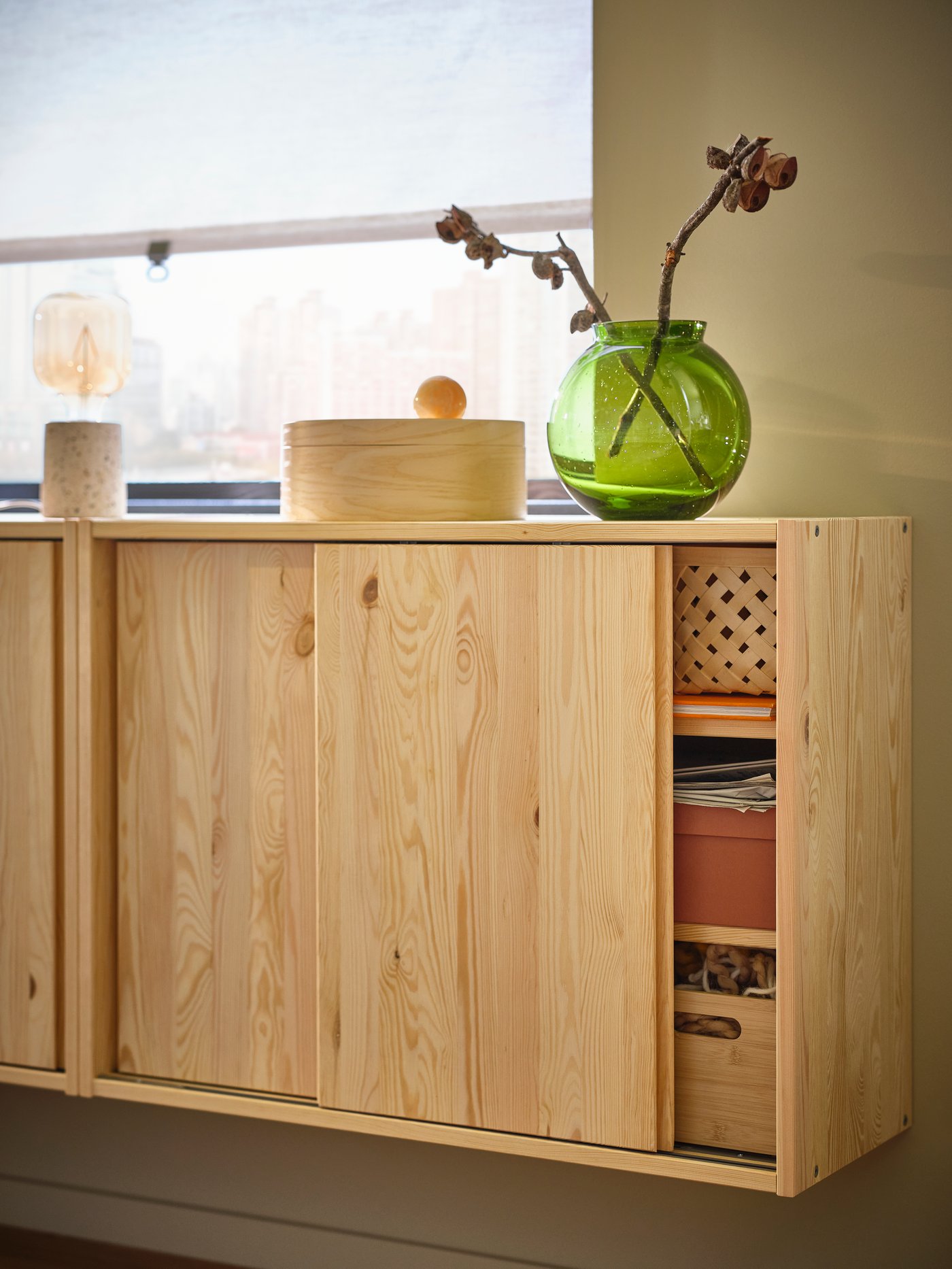 An ash veneer MALLGRODA box with lid