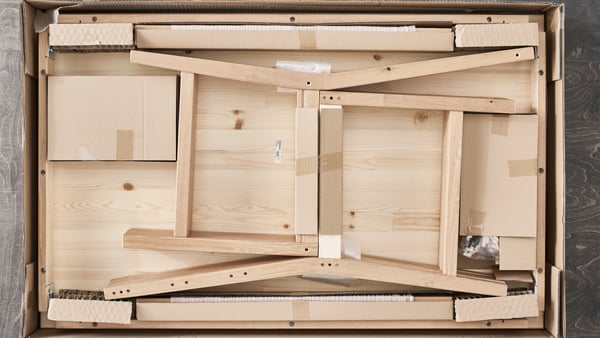 Ett platt paket från IKEA.
