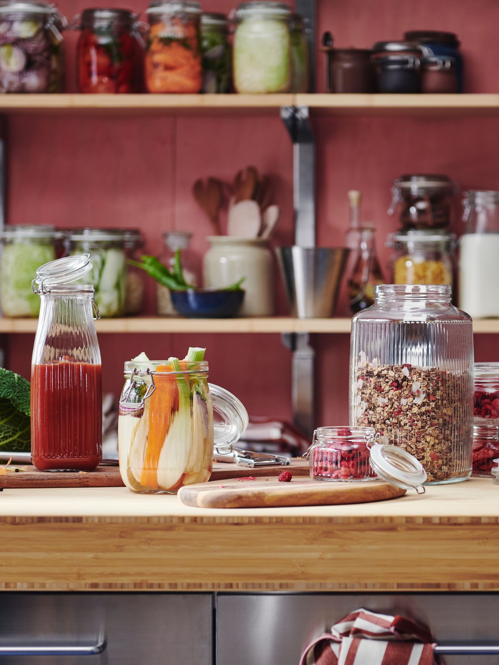 A graduated/stainless steel IDEALISK jug in the NA